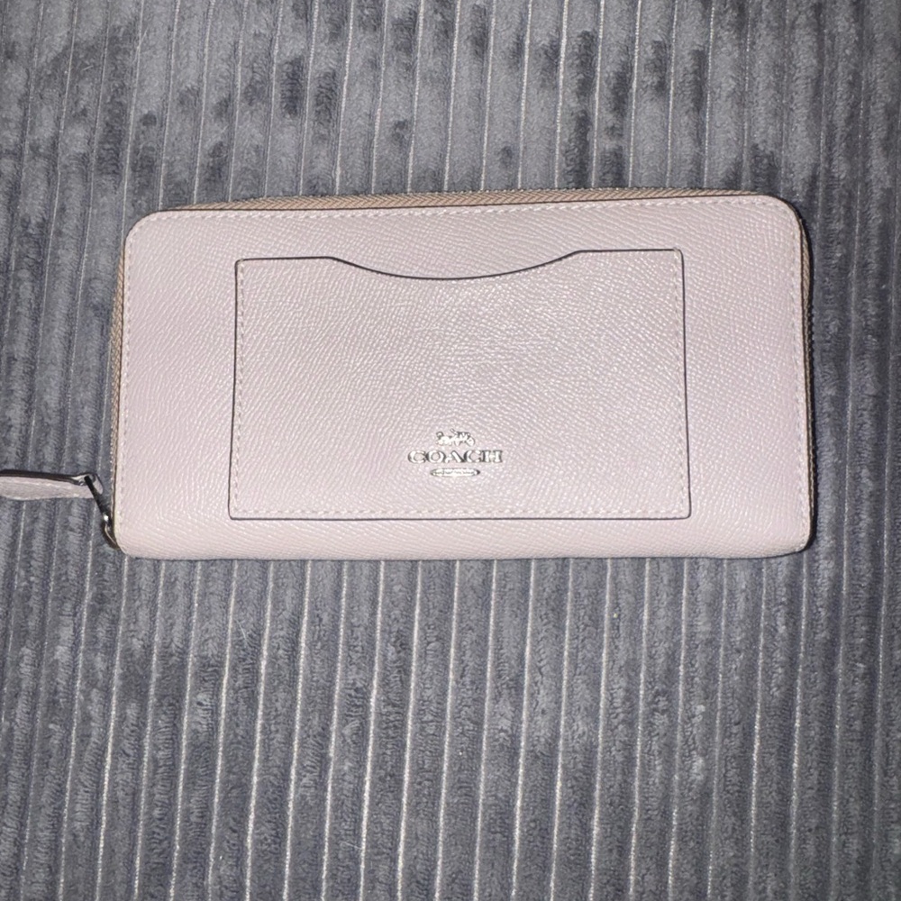 Coach Pale tan Pebbled Leather Card Wallet with Silver Logo